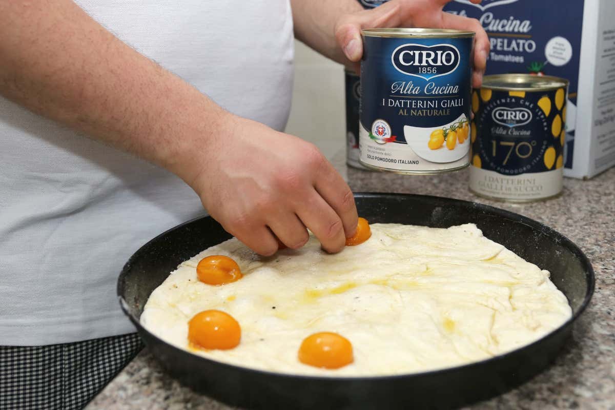 Michele Stasio per le sue pizze utilizza Datterini Gialli in succo di Cirio Alta Cucina
