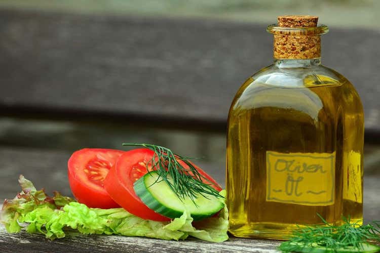 Approvato un documento per promuovere il turismo attraverso l'olio (Una carta dell&rsquo;accoglienza per le Citt&agrave; italiane dell&rsquo;Olio)