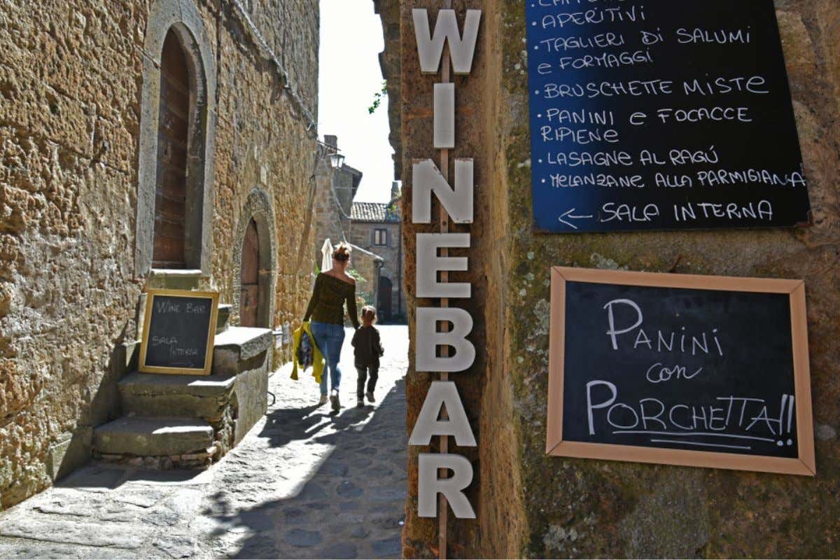 Civita di Bagnoregio, riecco tanti turisti. «Torniamo ai livelli pre Covid»