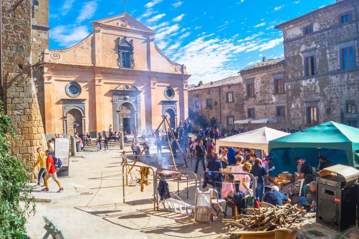 Civita di Bagnoregio, riecco tanti turisti. «Torniamo ai livelli pre Covid»