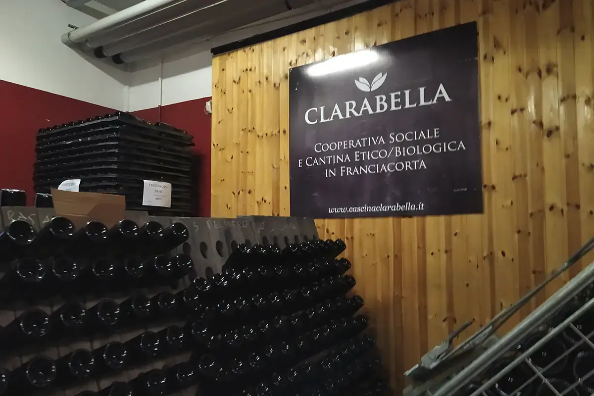 Cantina Clarabella Cascina Clarabella, oltre al vino c'&egrave; di pi&ugrave;: solidariet&agrave; e promozione del territorio