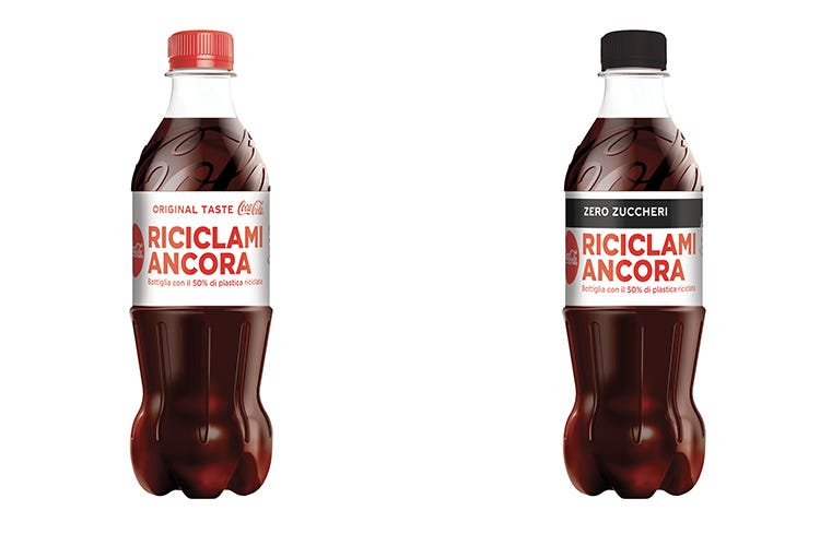 Coca Cola punta sulla plastica riciclata - Coca-Cola, nuove bottiglie con il 50% di plastica riciclata