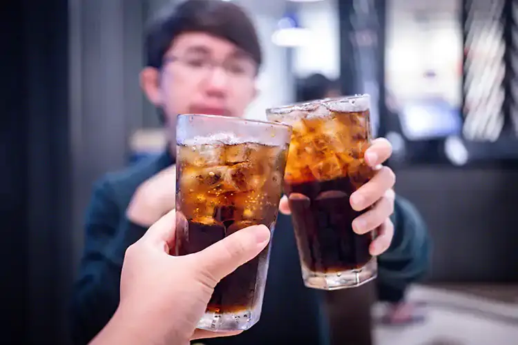Coca-Cola ha reinvestito pi&ugrave; di 2,5 milioni di euro nel canale Horeca Coca-Cola con bar e ristoranti: 2,5 milioni di euro per la ripartenza