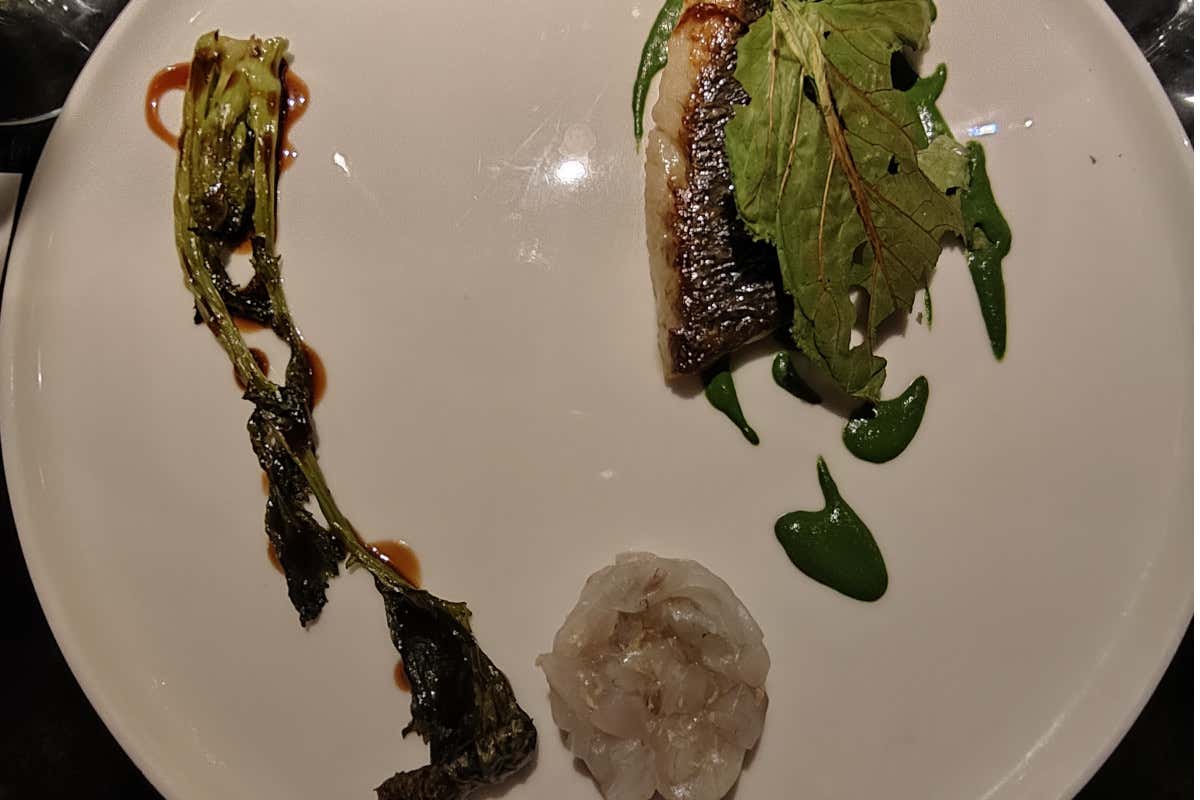 Ombrina del Tirreno con cima di rapa Jus di vitello  Cocciuto, non solo pizza. In cucina un “duo” di chef