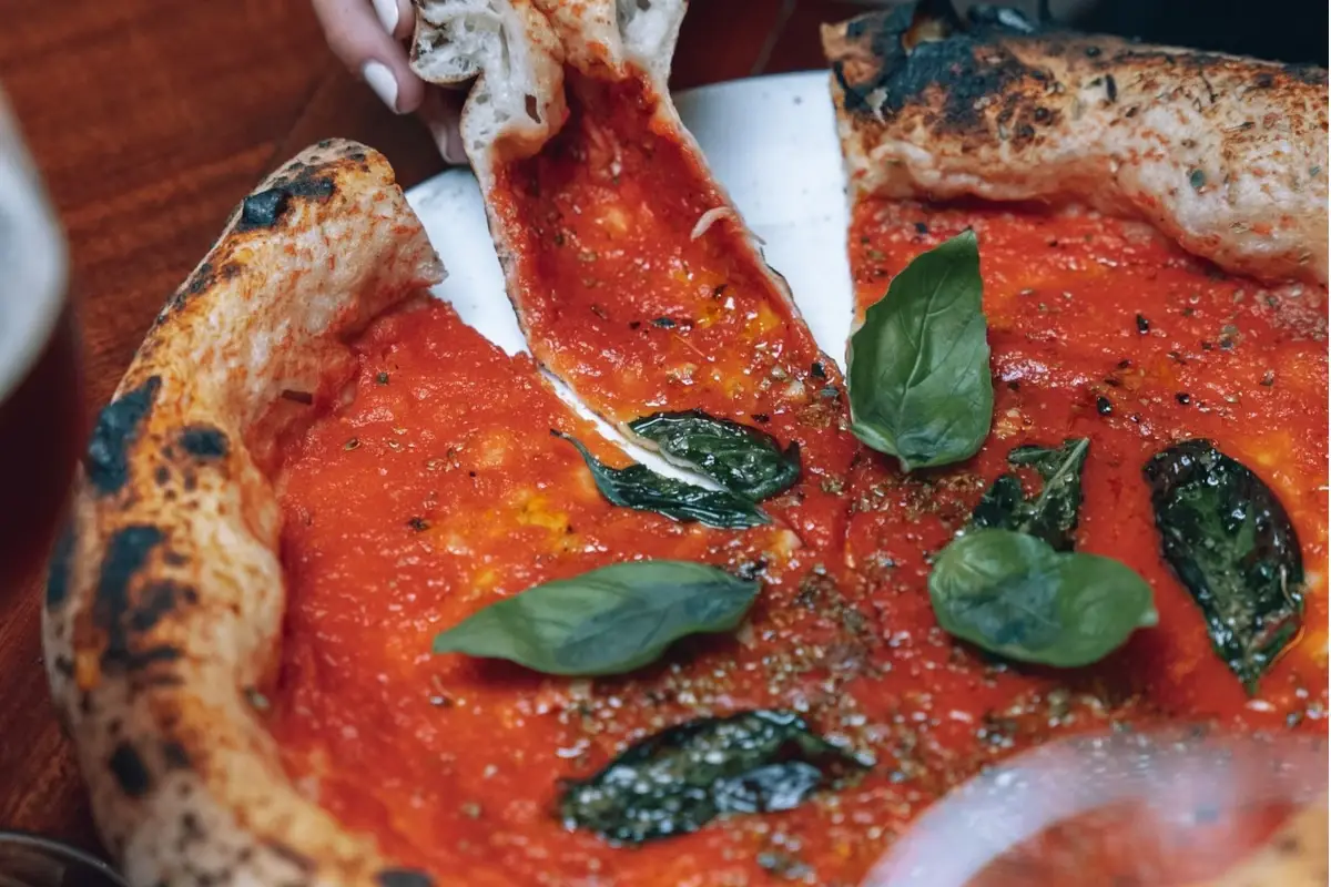 La pizza di Cocciuto Cocciuto, non solo pizza. In cucina un &ldquo;duo&rdquo; di chef