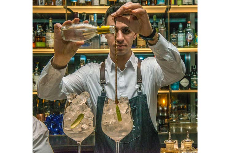Ivan Patruno (Cocktail e panettone, si può fare! Il brindisi per le feste è mixology) Ivan Patruno (Cocktail e panettone, si può fare! Il brindisi per le feste è mixology)