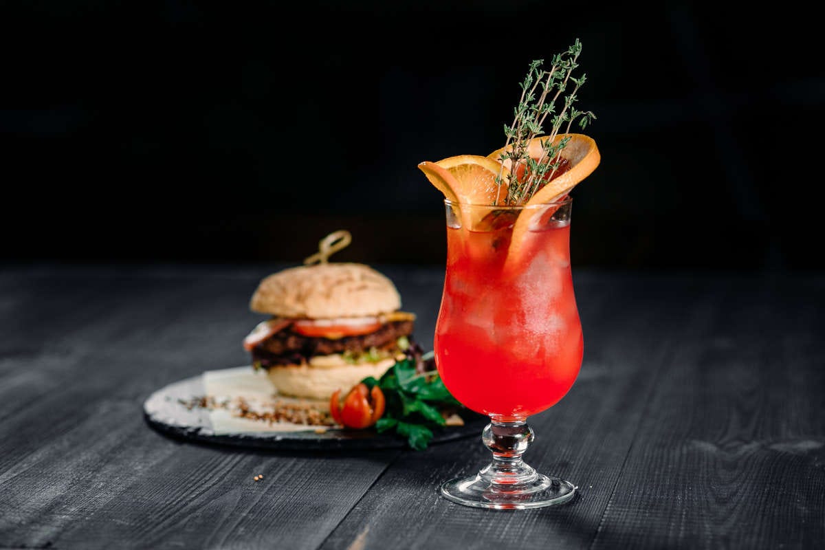 Cocktail a tavola: un trend che cresce, ma attenzione al grado alcolico!