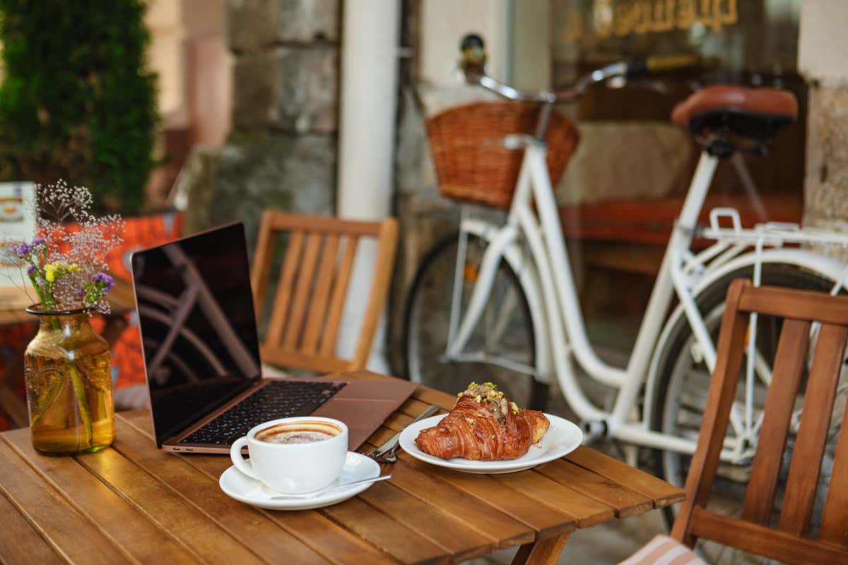 Colazione al bar: abitudini e nuove tendenze 