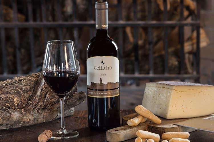 Una delle bottiglie firmate Collalto (Collalto, ecco il certificato Sqnpi Premio a sostenibilità e operosità) Una delle bottiglie firmate Collalto (Collalto, ecco il certificato Sqnpi Premio a sostenibilità e operosità)