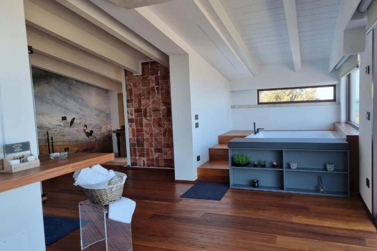 La vasca idromassaggio della Suite & spa