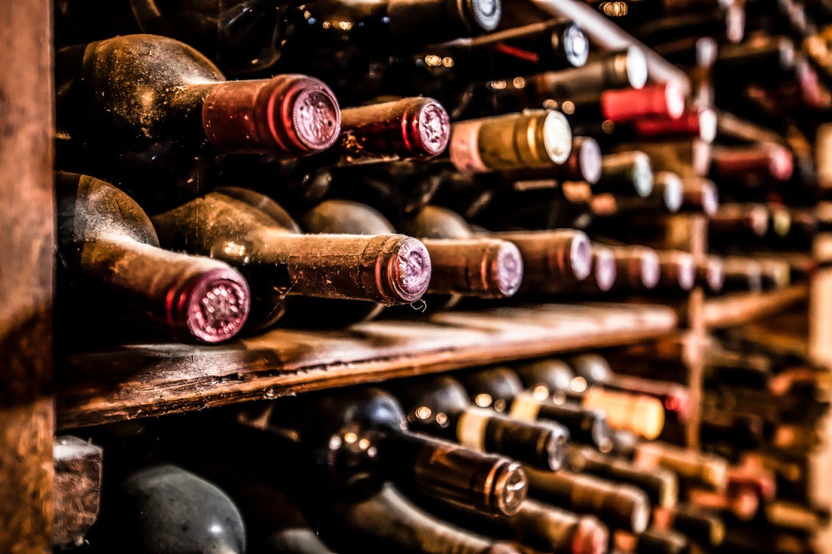 Investire in vino pregiato? I compratori digitali preferiscono il rosso