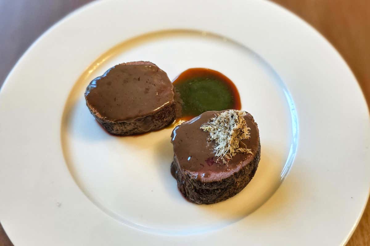 Cervo scottato al burro con alloro e tartufo