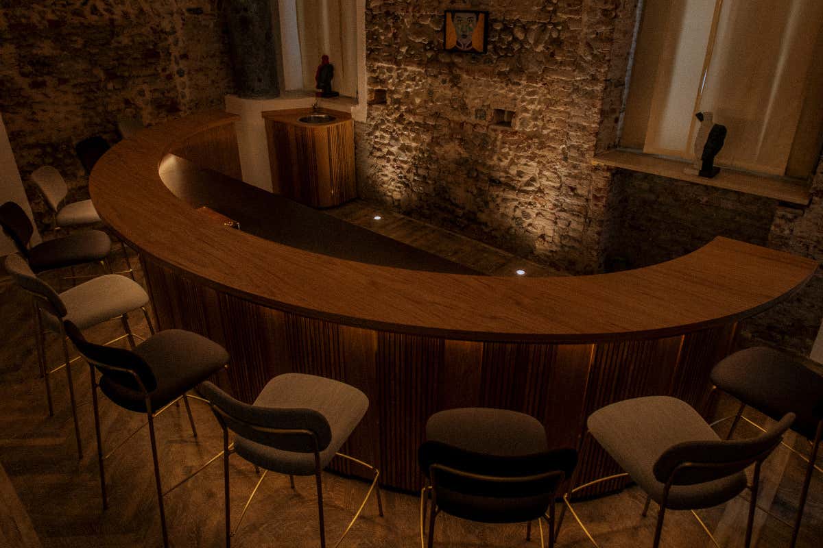 Il bancone a 10 posti di Akoya, dove i clienti possono condividere l'esperienza