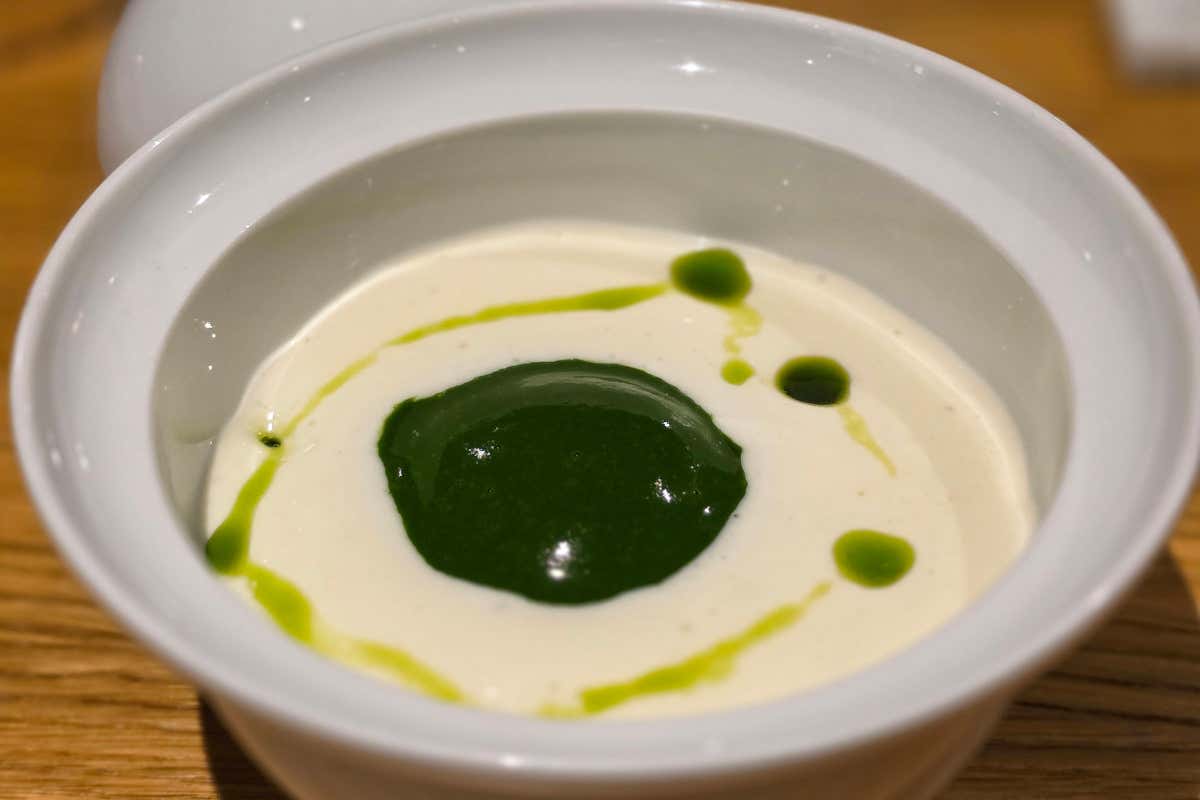 Uovo, toma e verdure di stagione