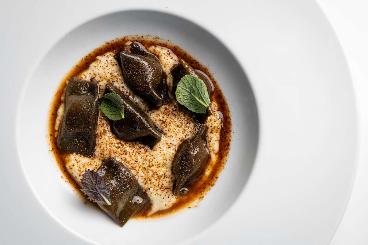 Ravioli di grano arso con manzo alla birra e patata affumicata