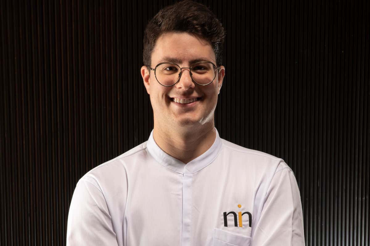 Andrea De Lillo, il Garda che brilla di stella: il Nin racconta il lago con gusto e sostenibilità Andrea De Lillo, il Garda che brilla di stella: il Nin racconta il lago con gusto e sostenibilità