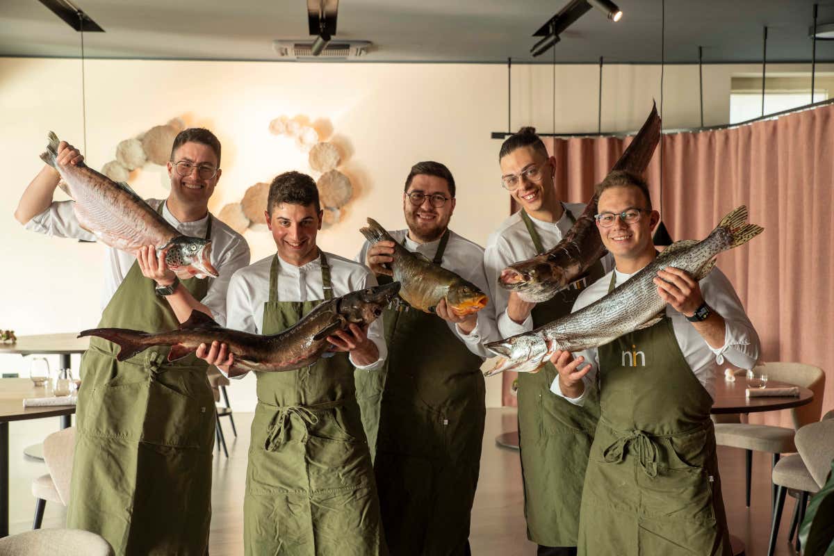 Andrea De Lillo, il Garda che brilla di stella: il Nin racconta il lago con gusto e sostenibilità Andrea De Lillo, il Garda che brilla di stella: il Nin racconta il lago con gusto e sostenibilità