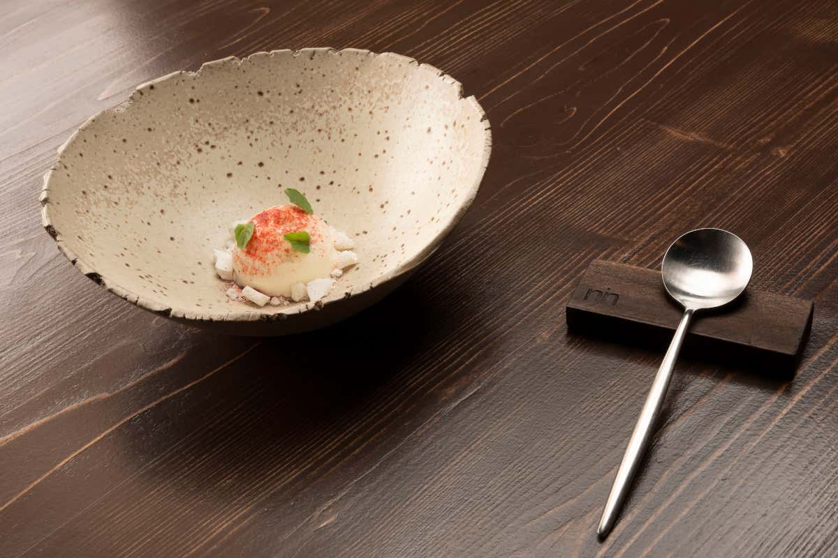 Andrea De Lillo, il Garda che brilla di stella: il Nin racconta il lago con gusto e sostenibilità Andrea De Lillo, il Garda che brilla di stella: il Nin racconta il lago con gusto e sostenibilità