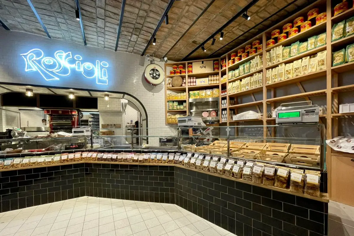 L'Antico Forno Roscioli Antico Forno Roscioli, per Pasqua dolci classici... ma anche tanto salato