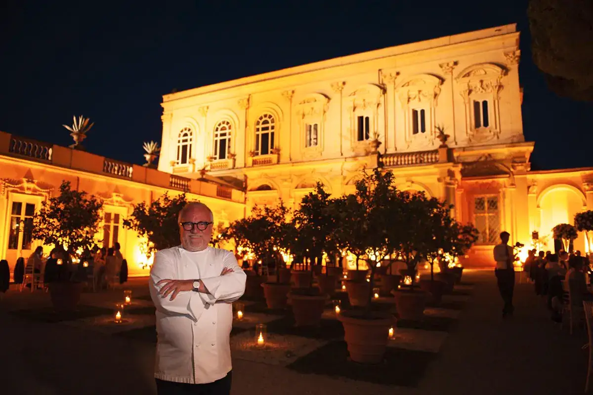 Lo chef Antonio Colonna (Fonte: Facebook) Lo chef Antonello Colonna: &laquo;Niente green pass? E io licenzio&raquo;