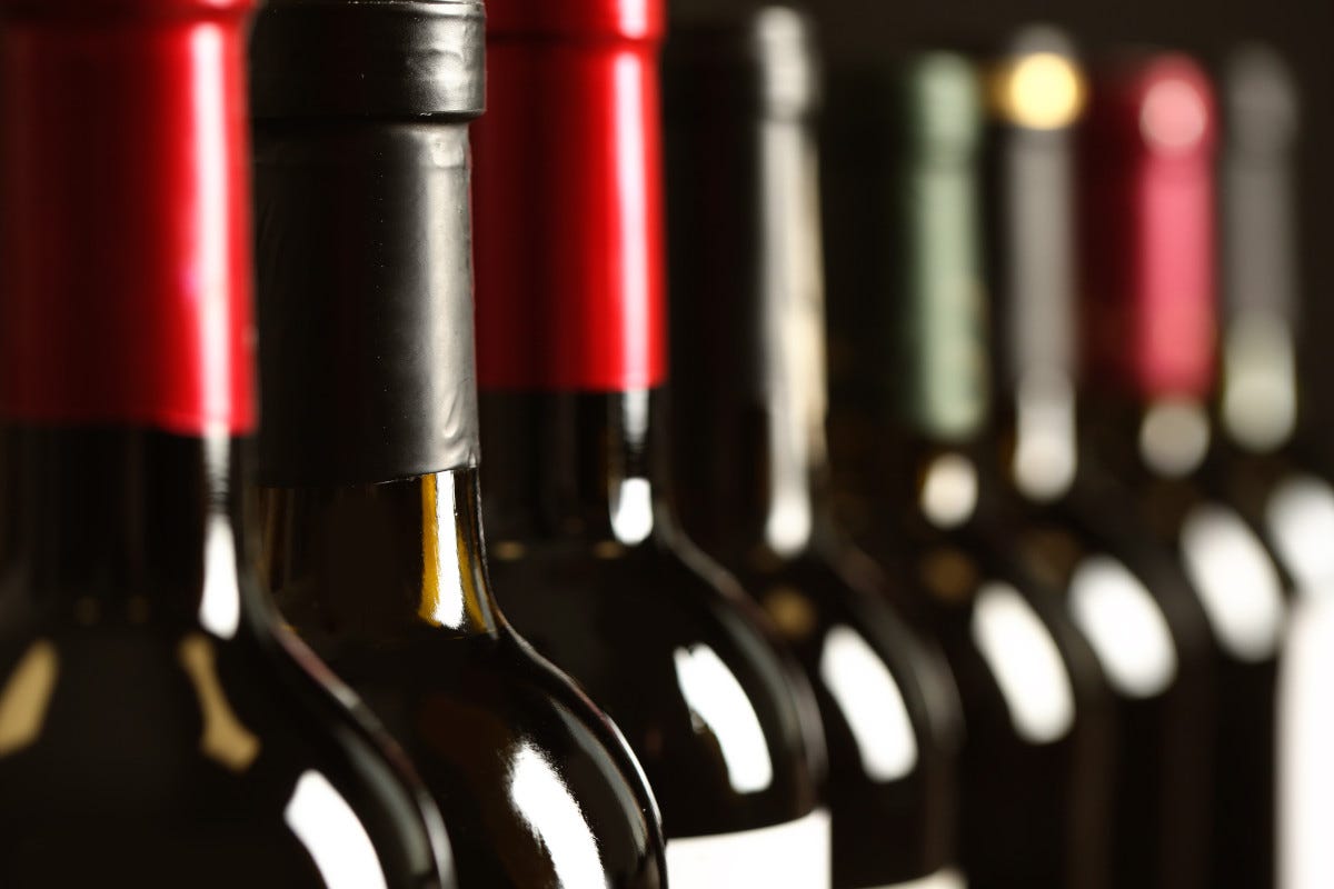 Restyle grafico per le etichette dei vini prodotti dalla fattoria ColSanto