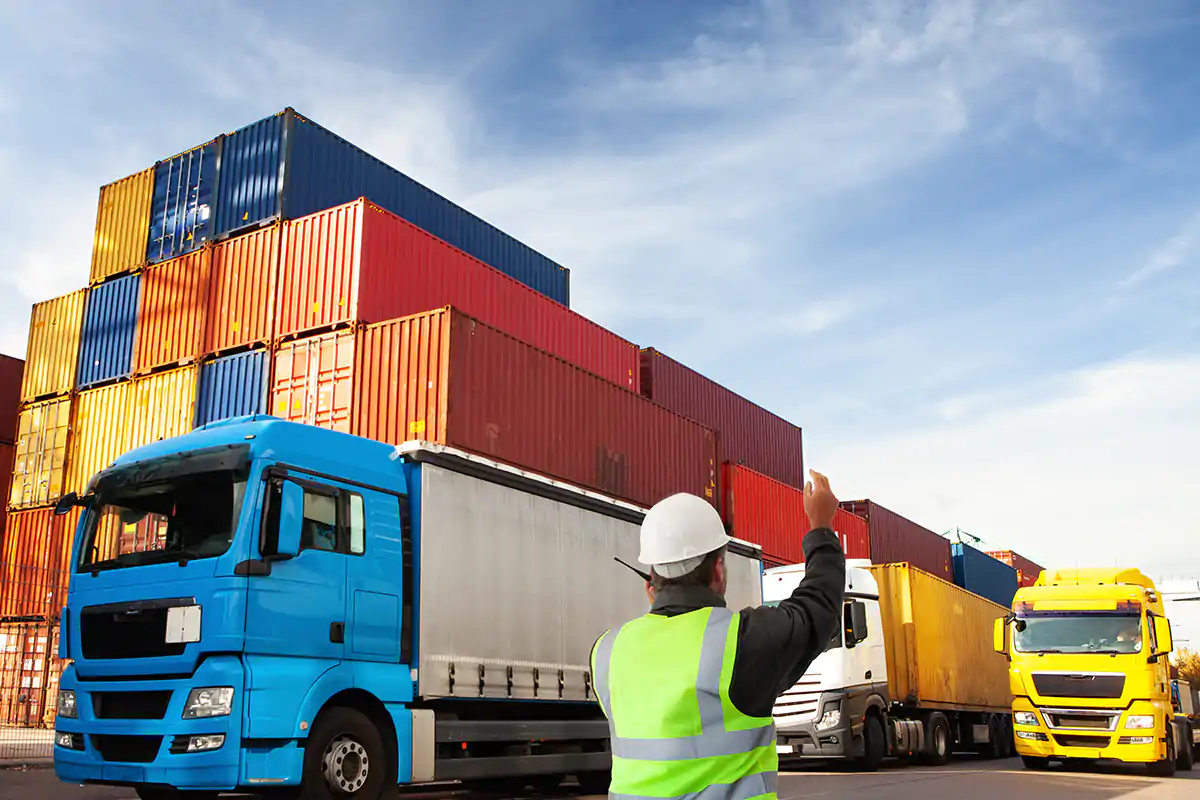 A febbraio commecio in crescita A febbraio, l'economia italiana accelera sulle importazioni