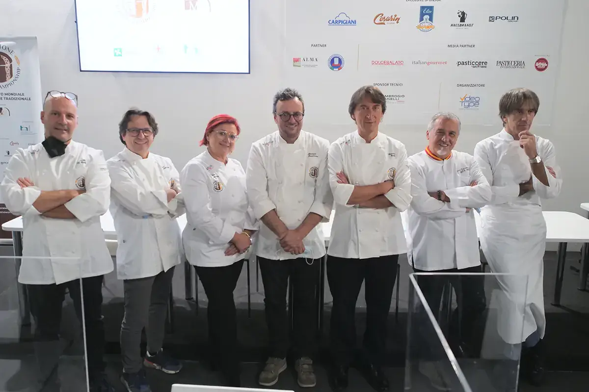 La giuria tecnica Il migliore panettone al mondo porta la firma del maestro Sal De Riso