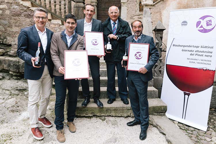 (Burgum Novum di Castelfeder eletto Pinot Nero dell&rsquo;anno)
