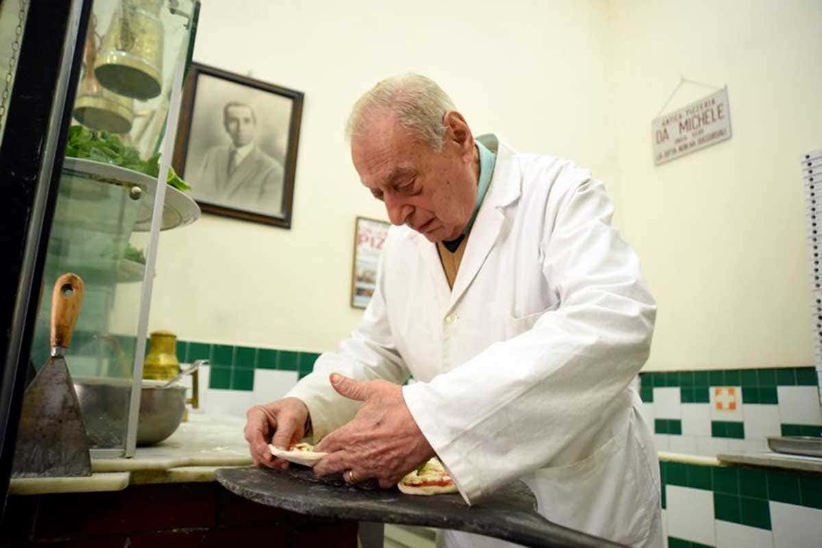 Antonio Condurro Napoli dice addio ad Antonio Condurro, storico proprietario della pizzeria Da Michele Antonio Condurro Napoli dice addio ad Antonio Condurro, storico proprietario della pizzeria Da Michele