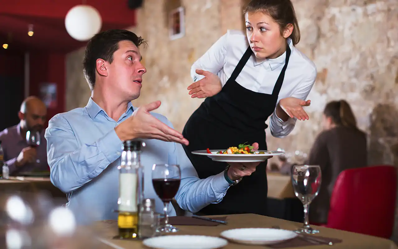 Maglia nera dei consumi &egrave; la ristorazione che a maggio 2021 lascia sul terreno il -48% rispetto allo stesso mese del 2019 A maggio primi segnali di ripresa Ma la ristorazione &egrave; rimasta al palo