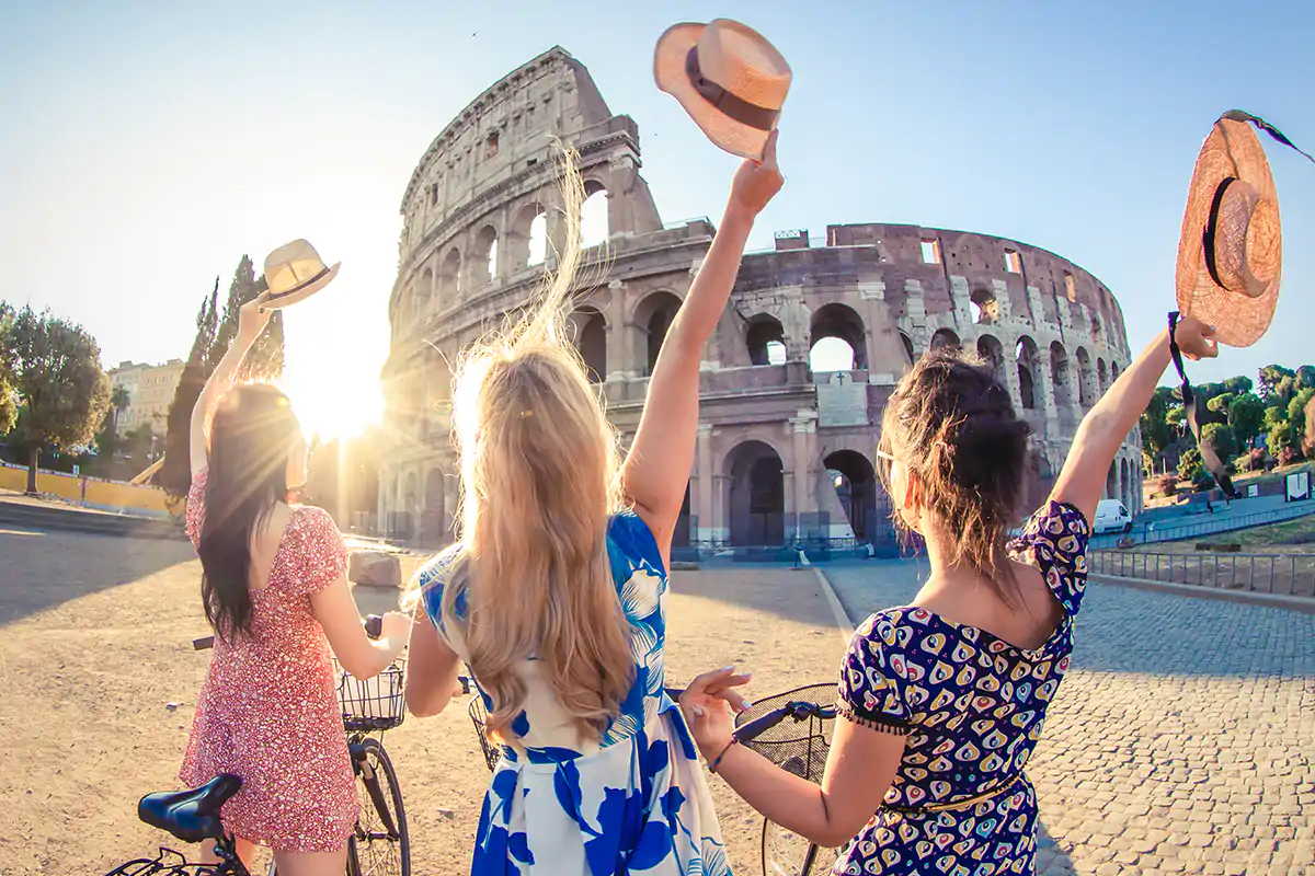 I vacanzieri stranieri, che valgono il 4% del Pil, hanno lasciato sul terreno il 60,4% della spesa Consumi a picco, si torna al 1995 Solo i turisti ci possono salvare