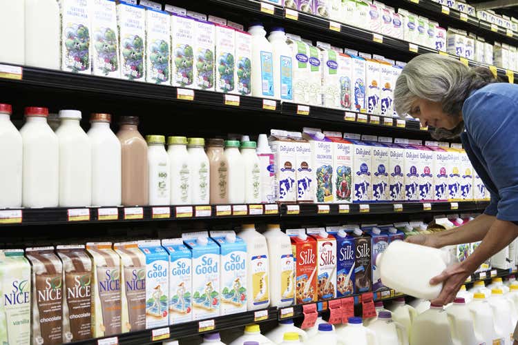 Il consumo di latte continua a calare -5,6% ogni anno fino al 2020