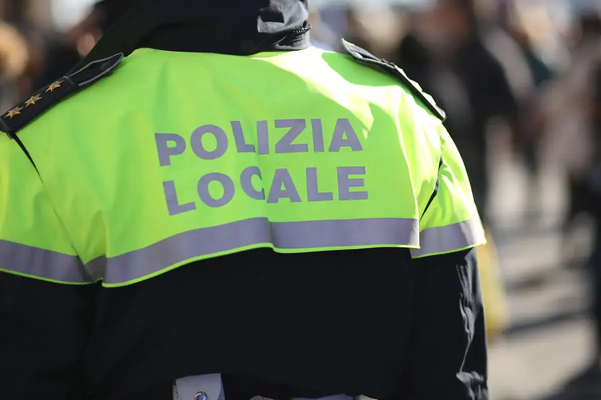 Mille agenti delle forze dell'ordine presidieranno Roma nel weekend di Ferragosto Ferragosto, a Roma mille agenti per intensificare i controlli sul green pass