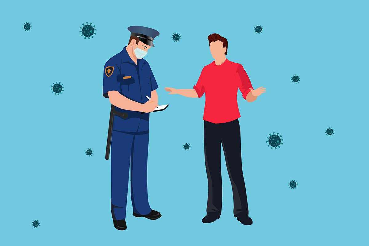 Più controlli delle forze dell'ordine I sindaci: Mascherine obbligatorie all'aperto. Lamorgese ci pensa e potenzia i controlli Più controlli delle forze dell'ordine I sindaci: Mascherine obbligatorie all'aperto. Lamorgese ci pensa e potenzia i controlli