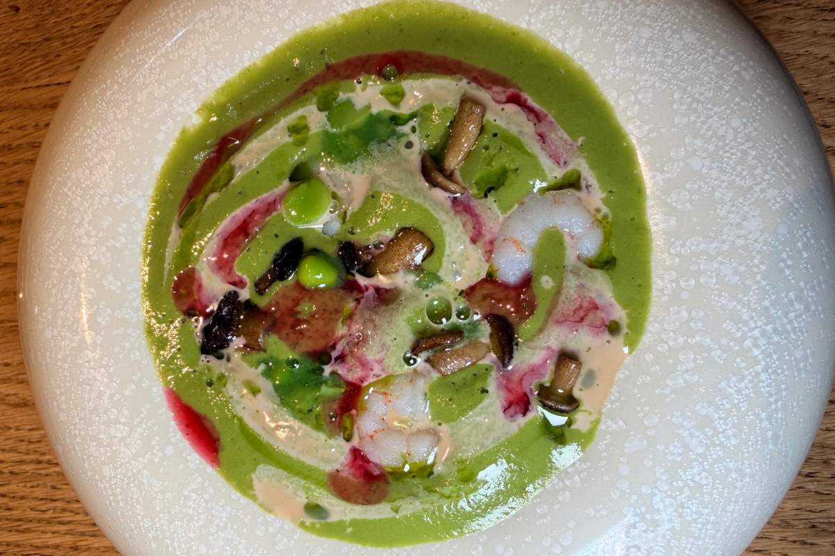 Royale con piselli, funghi e gamberi