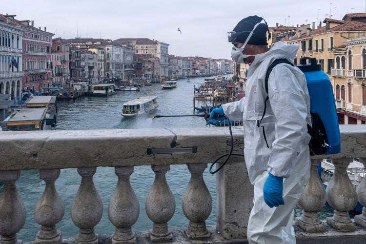 L'impatto del coronavirus sul turismo potrebbe essere devastante - Nasce il manifesto del turismo Il settore unito: «Aiuti immediati»