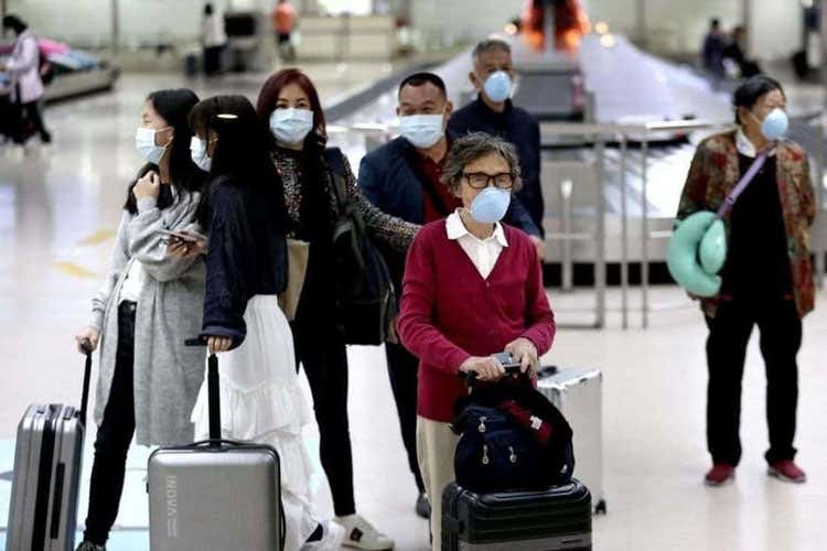 Cancellati per la paura del contagio molti viaggi in Europa - Coronavirus, tre casi in Lombardia «Viaggi cancellati anche in Europa»