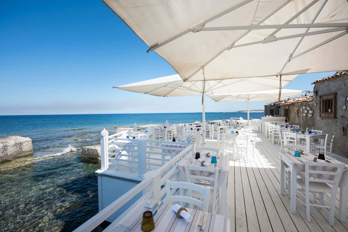 Mangiare all'aria aperta: ecco alcuni ristoranti da Milano alla Sicilia Mangiare all'aria aperta: ecco alcuni ristoranti da Milano alla Sicilia