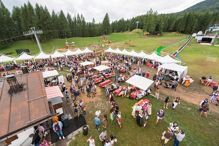 800 persone al Cortina Summer Party (A Cortina prove di Olimpiadi Un successo il Summer Party)
