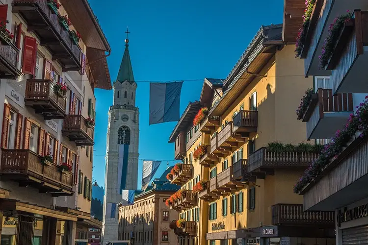 Tanti gli eventi in programma Design, cibo, cultura e natura Cortina riparte per l&rsquo;estate