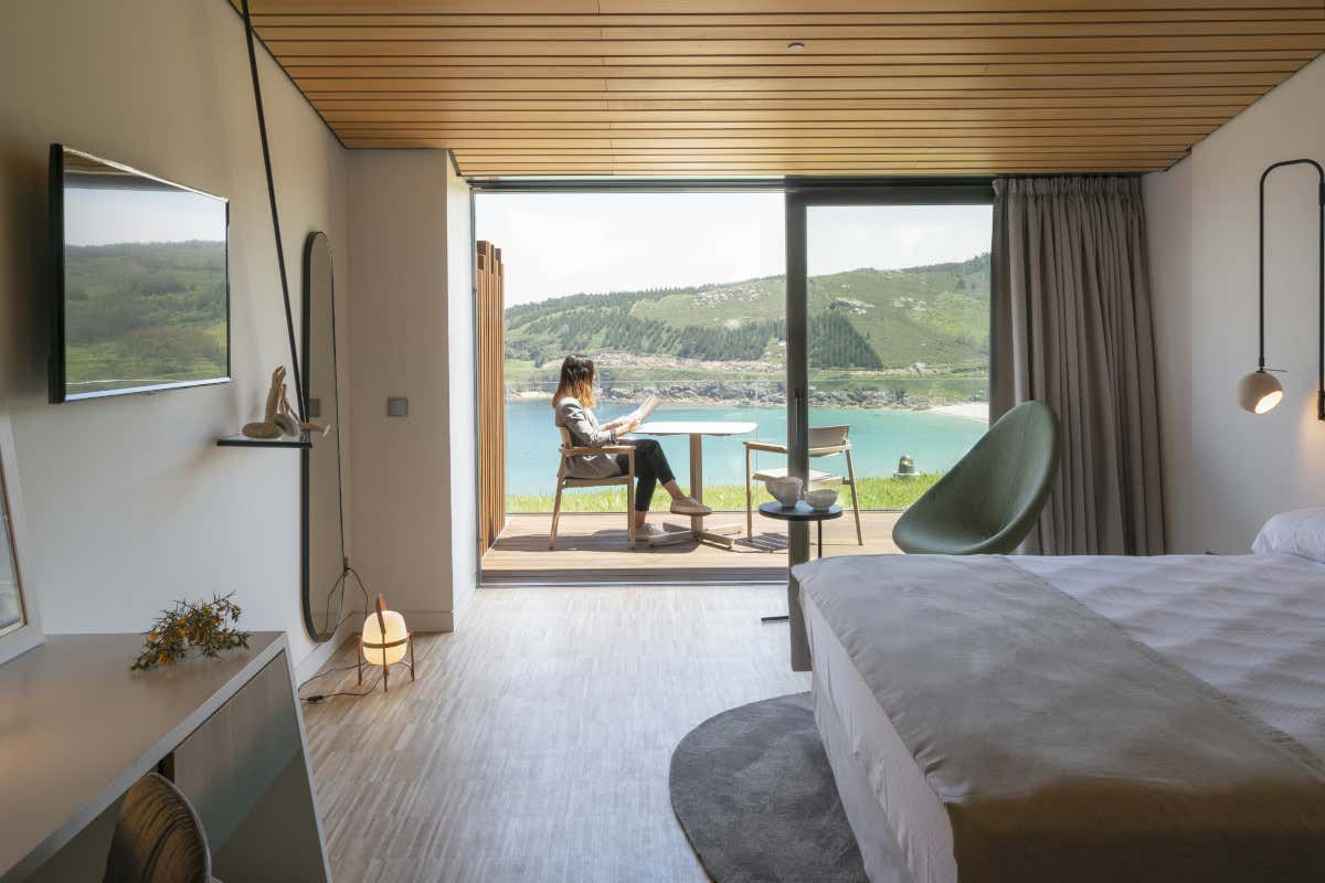 Dormire affacciati sull'Atlantico: ecco l'hotel che ha trasformato la Costa da Morte