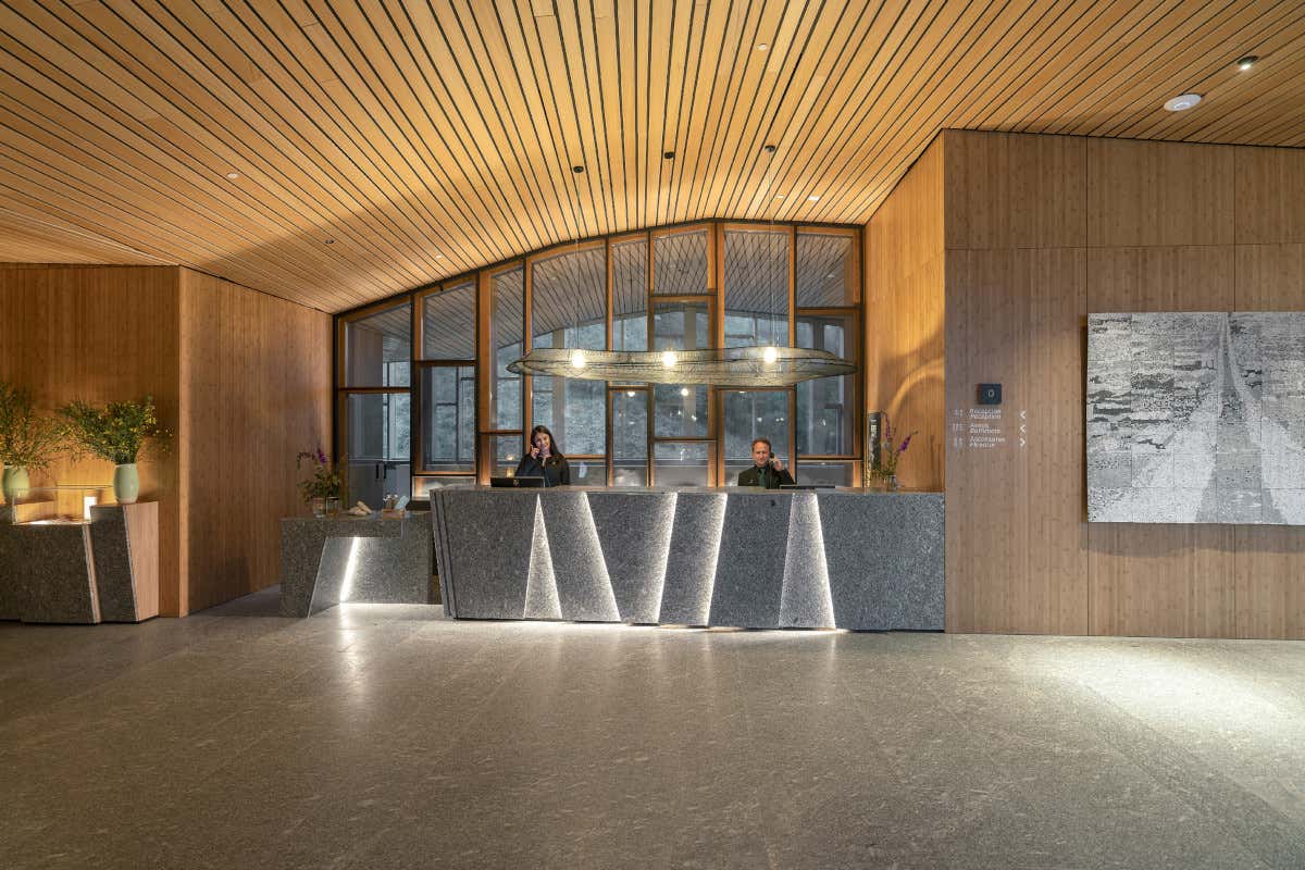 Dormire affacciati sull'Atlantico: ecco l'hotel che ha trasformato la Costa da Morte