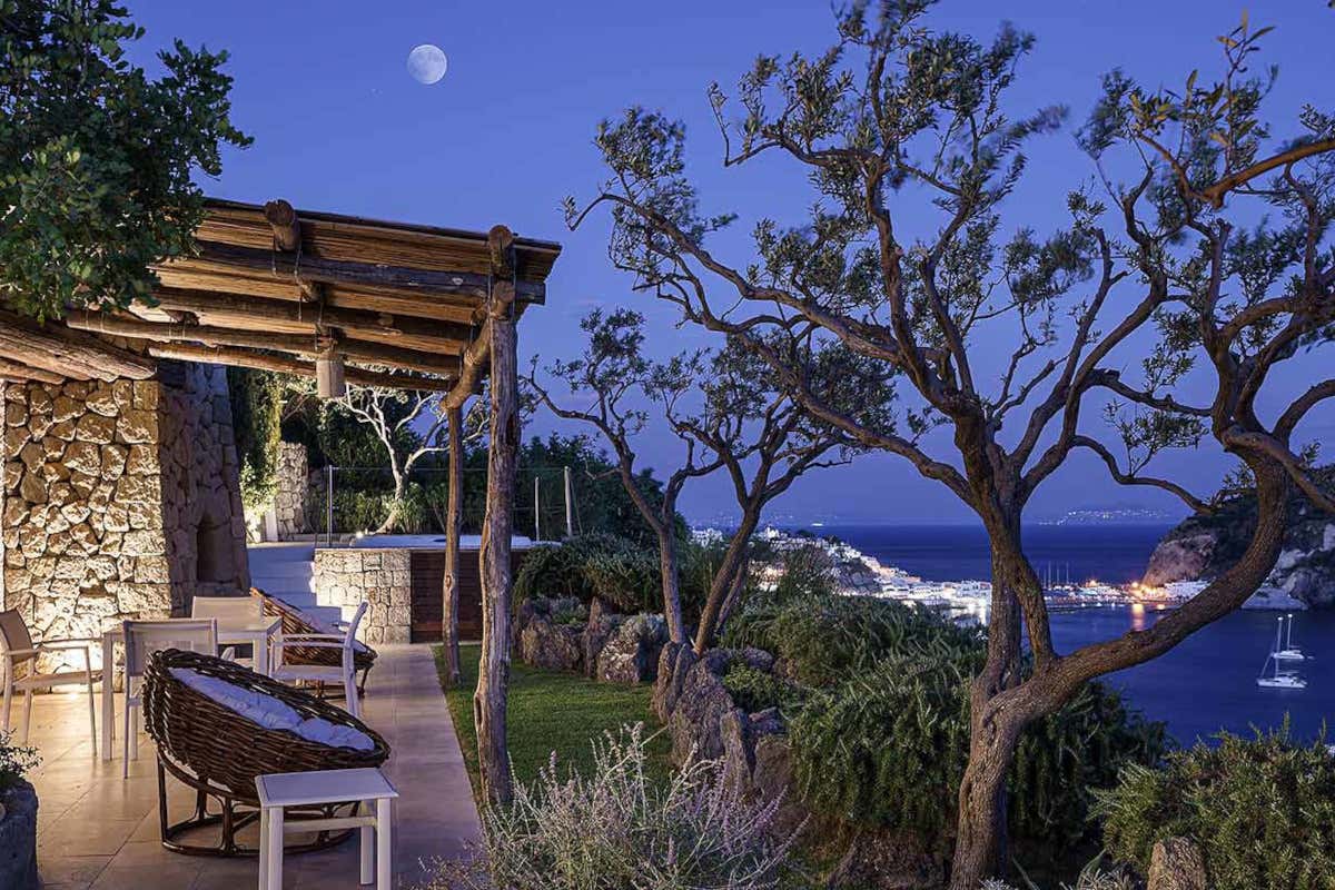 Costa del Capitano sotto sequestro per abusi edilizi a Ischia