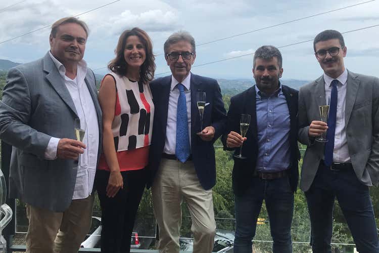 Brindisi alla presentazione della linea di vini curata da Cotarlella per Codicevino (Vendemmia, le stime di Cotarella&laquo;Sar&agrave; un&rsquo;annata eccezionale&raquo;)