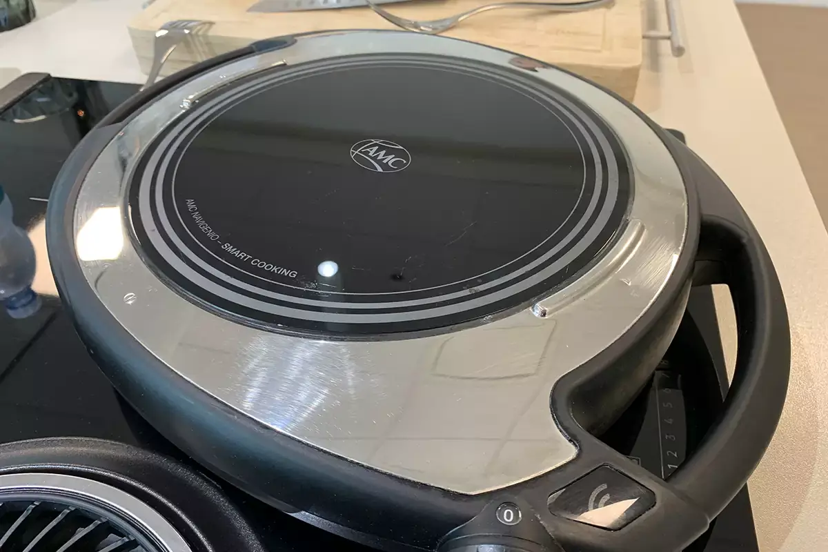 Navigenio, piano di cottura mobile in vetro ceramica Pentole in acciaio inox e sistemi di cottura Amc per risparmiare tempo ed energia