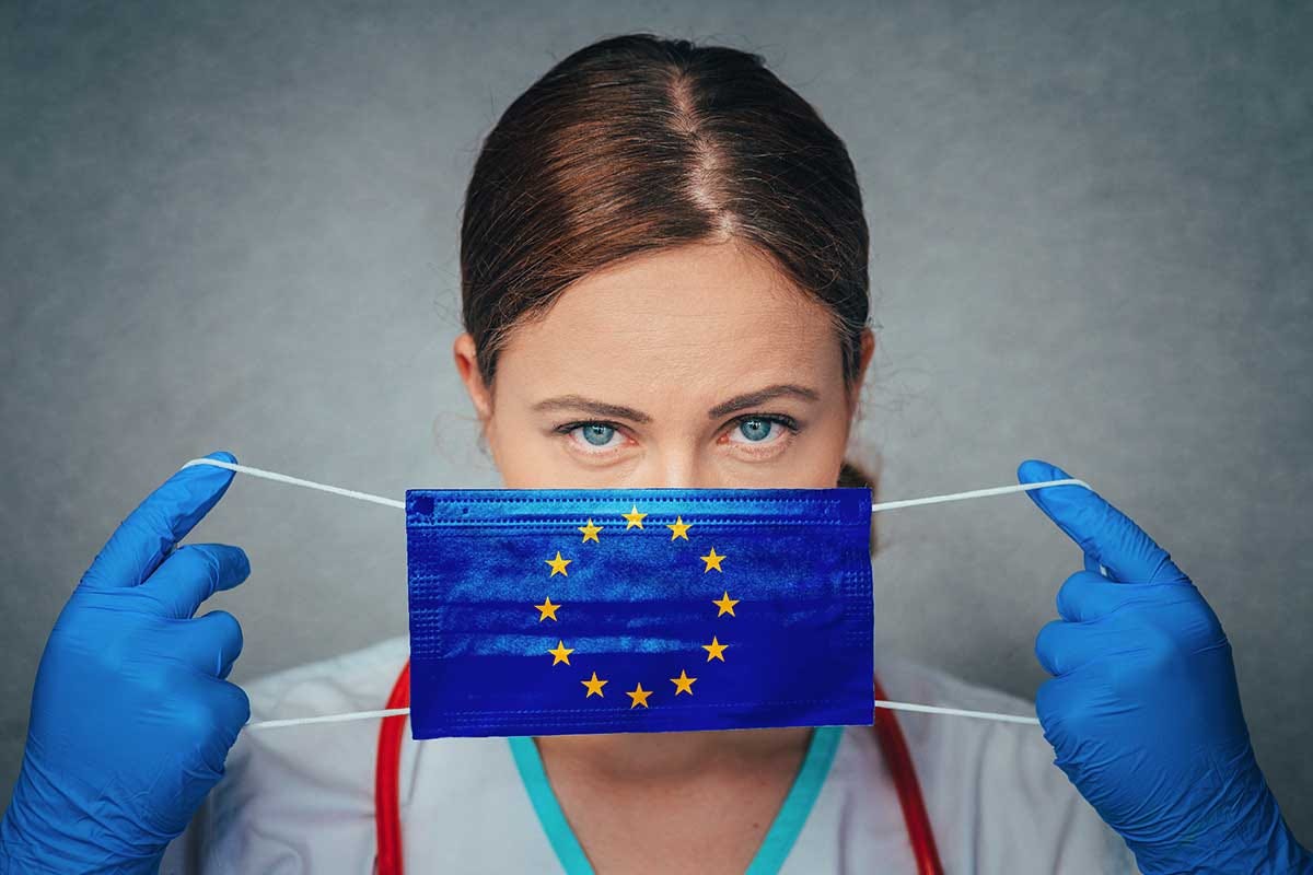 L'Europa stringe le maglie sui no-vax per superare il picco di contagi della quarta ondata L'Europa stringe sui no-vax, fra lockdown mirati e super green pass