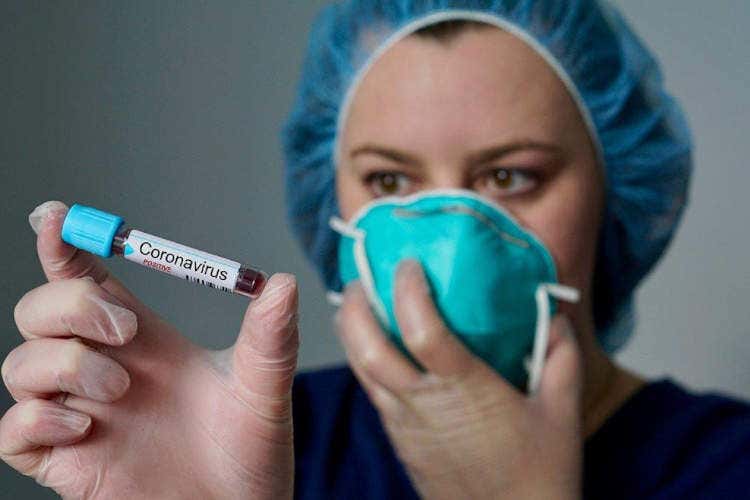 Il Covid-19 &egrave; pi&ugrave; contagioso della classica influenza - Covid 19 e influenza, sintomi simili Ma il coronavirus &egrave; pi&ugrave; contagioso