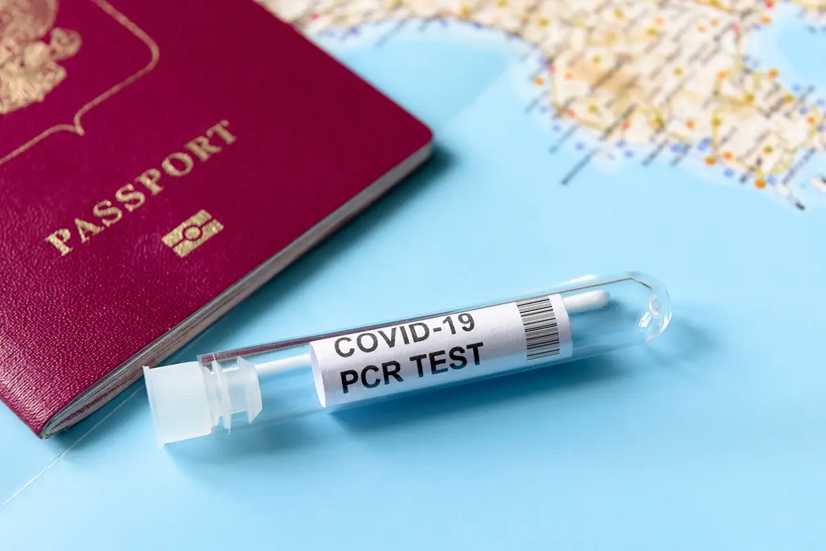 Green pass, tamponi, quarantena: ecco le regole Si torna a viaggiare all&rsquo;estero. Green pass, tamponi, moduli. Ecco i paesi e cosa serve