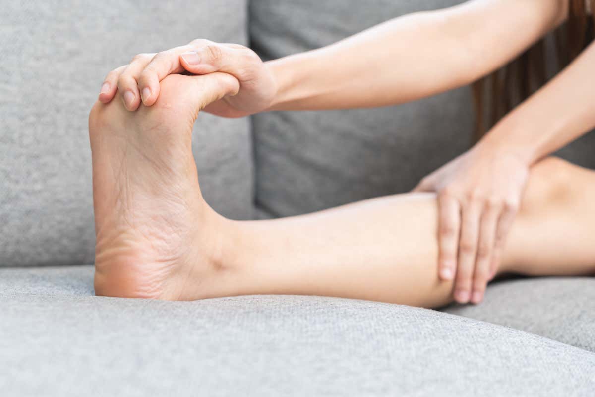 Crampi al polpaccio di notte? La risposta è (molto spesso) nel piatto