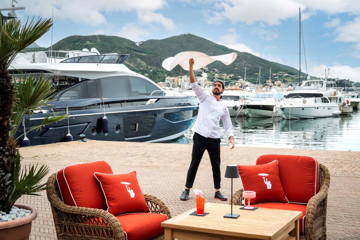 Nuova apertura a Marina di Varazze (Sv) per Crazy Pizza Crazy Pizza di Flavio Briatore vola: nuova apertura a Marina di Varazze in Liguria